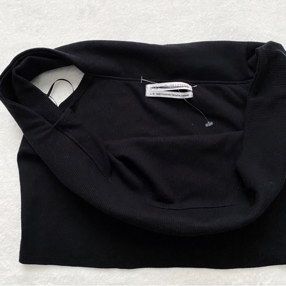 Urban Outfitters NWOT Black Bardot Crop Top - Picture 10 of 11